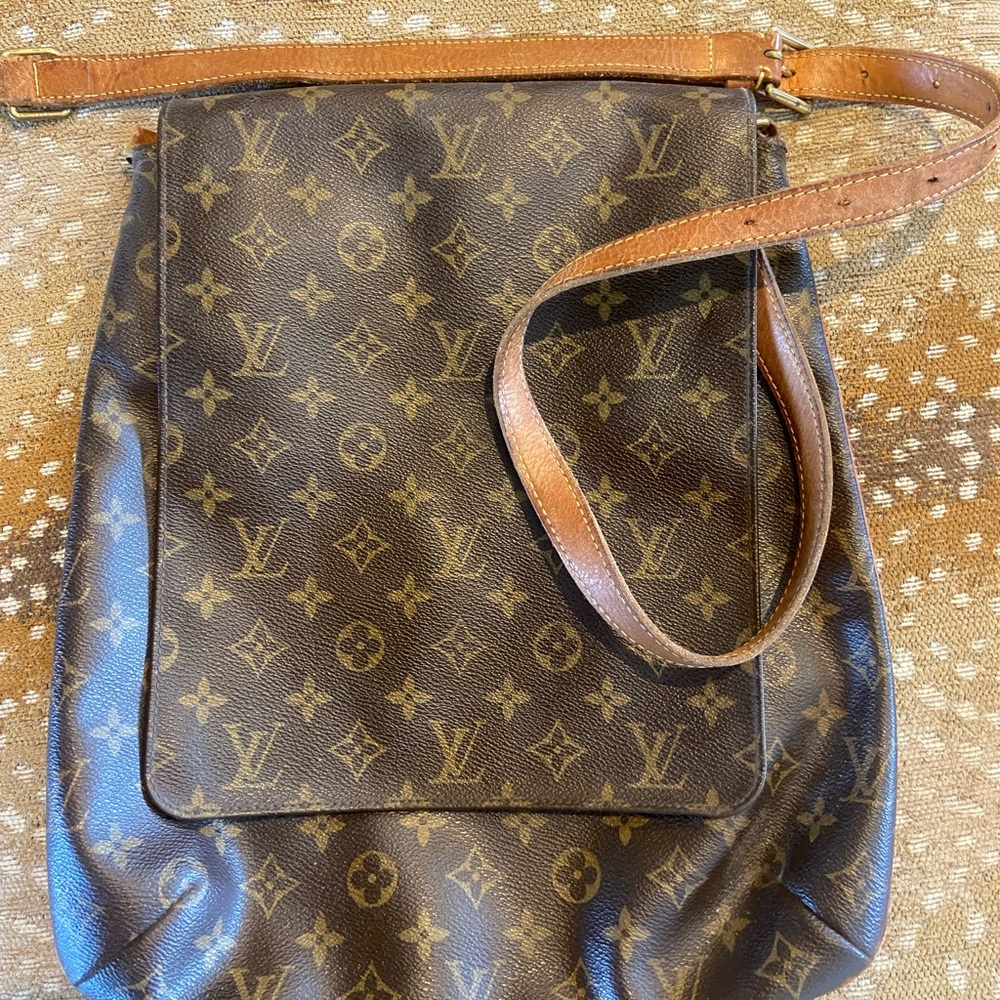 Louis Vuitton Salsa GM Crossbody